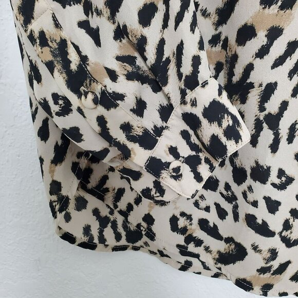 Torrid Womens Top Size 1X Animal Print Mob Wife Long Sleeve Pockets V-Neck - Picture 2 of 7